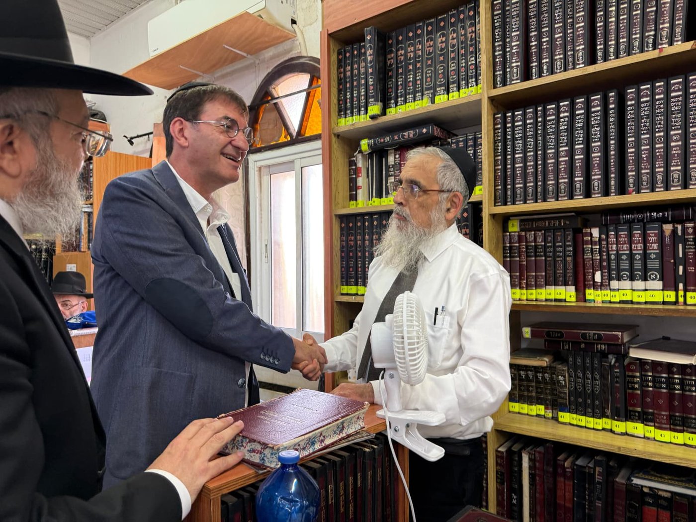 בועז ביסמוט בביקור בכסא רחמים