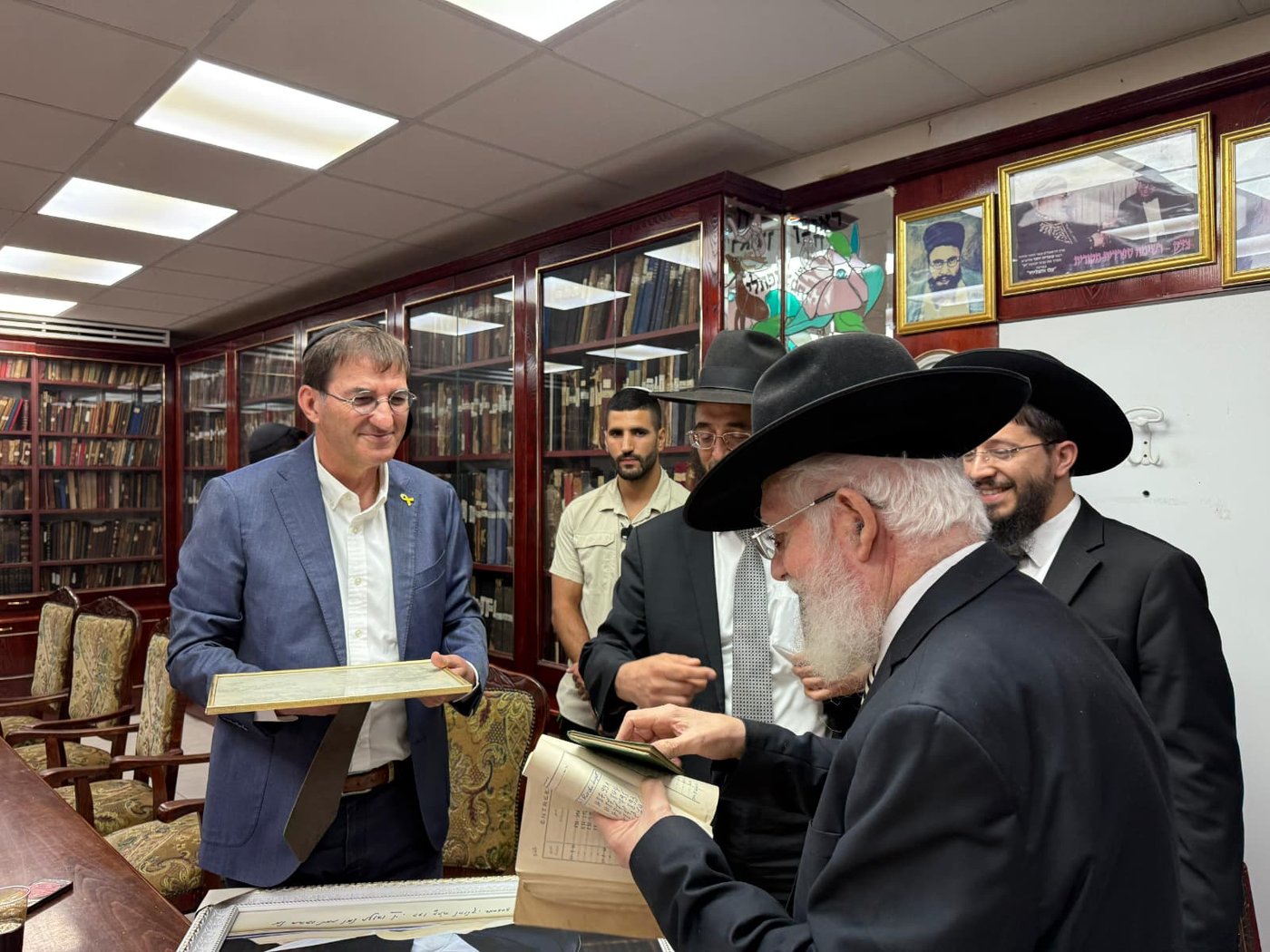 בועז ביסמוט בביקור בכסא רחמים