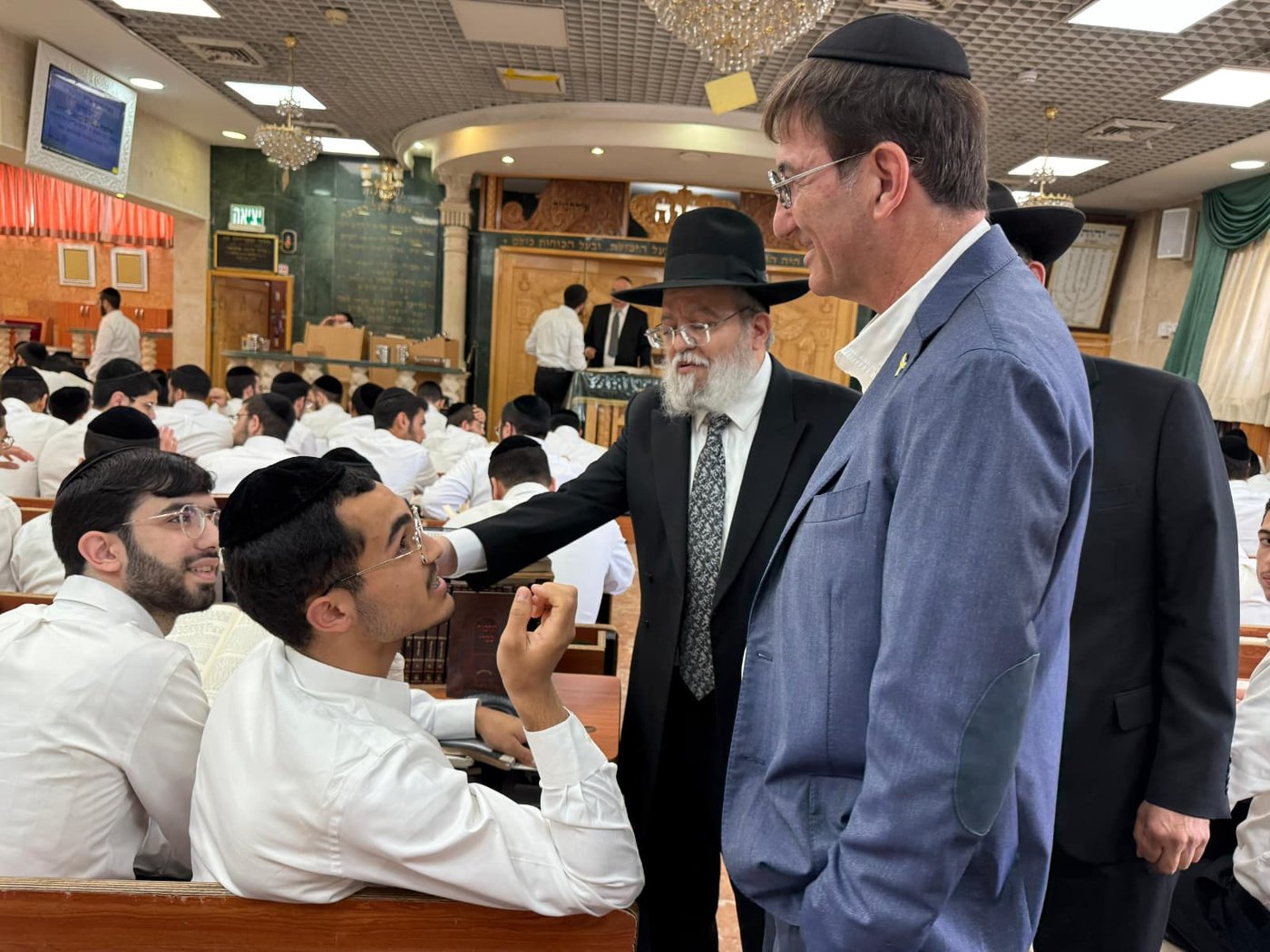 בועז ביסמוט בביקור בכסא רחמים