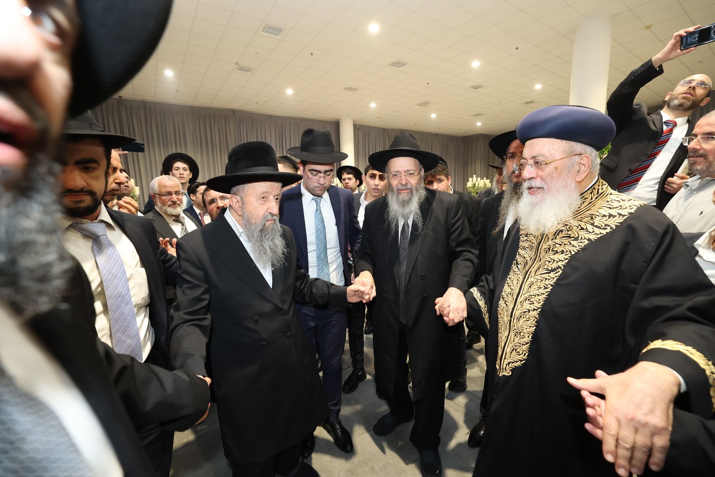 שמחת נישואי נכדתם של הראשל"צ הגרש"מ עמאר, והגרב"צ מוצפי 