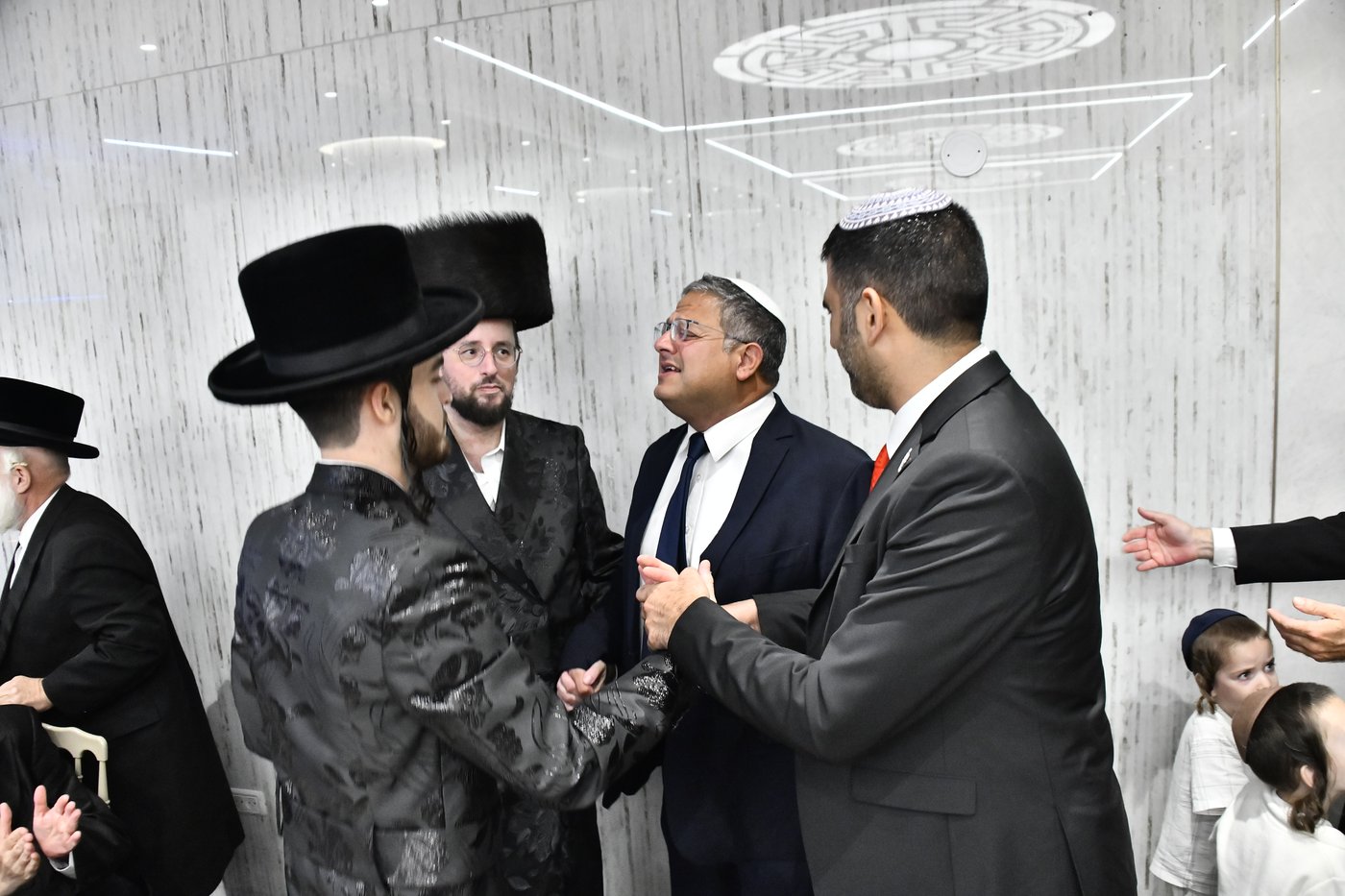 שמחת אירוסי בת איש התקשורת ישראל כהן