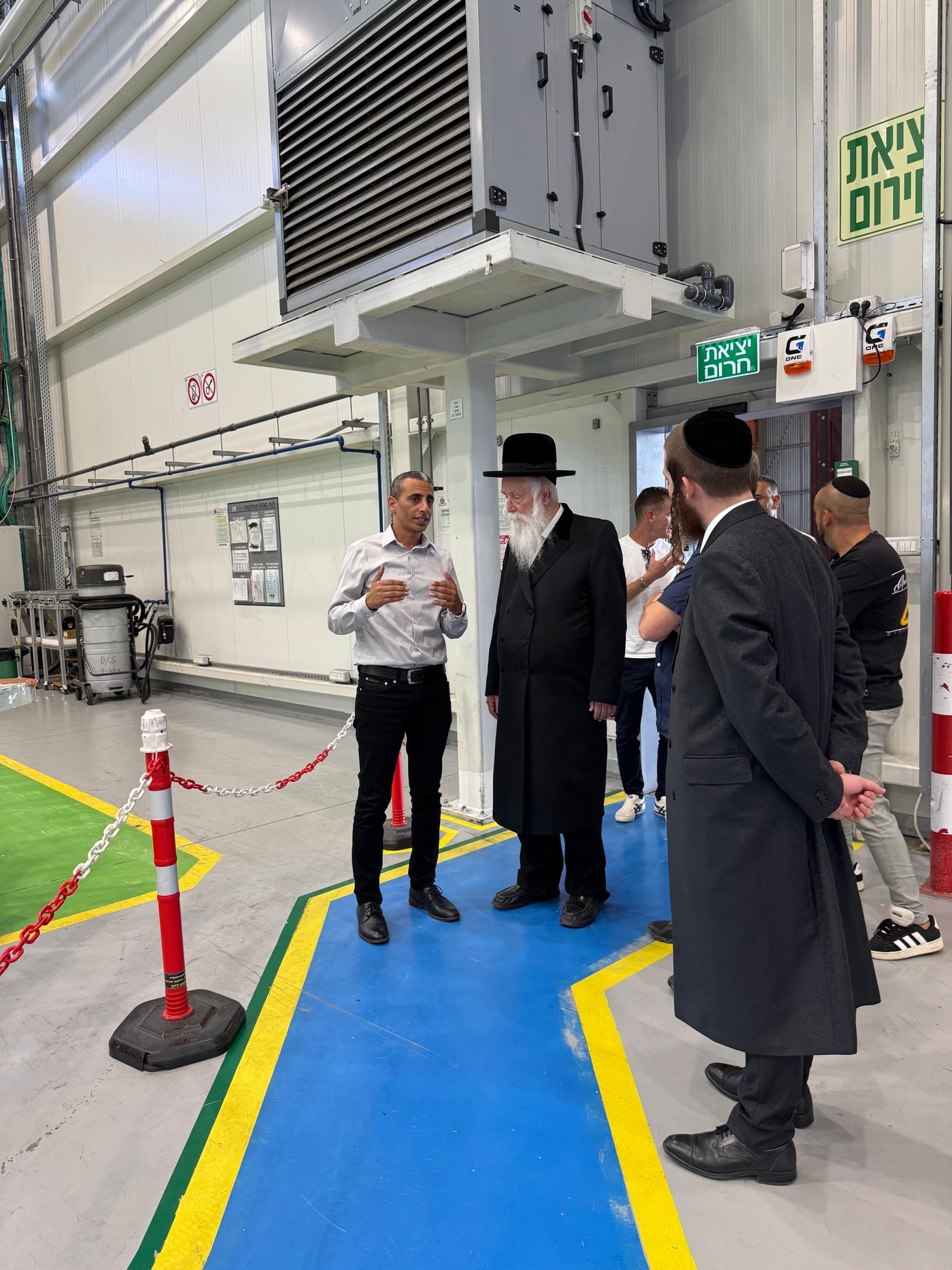 הגרי"ד גרוסמן בשיחה לפני הלוחמים בתעשייה האווירית 