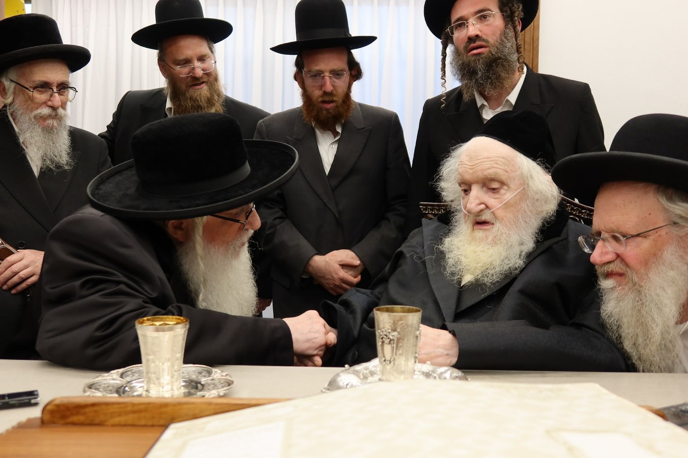 האדמו"ר מצאנז בביקור אצל הגר"מ שטרנבוך