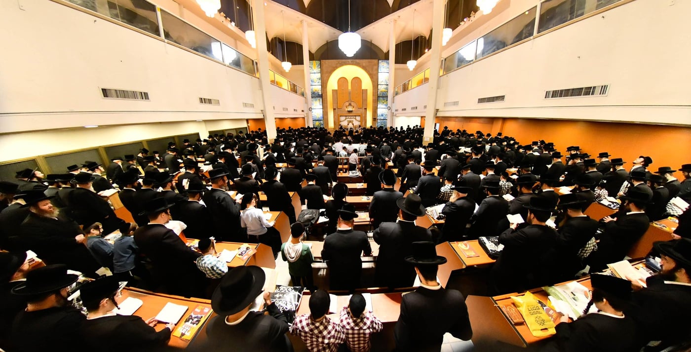 סליחות ראשונות בחצה"ק נדבורנה