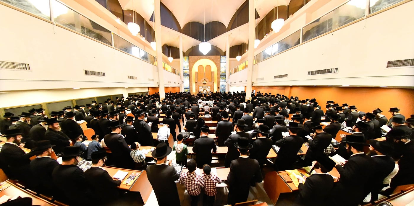 סליחות ראשונות בחצה"ק נדבורנה