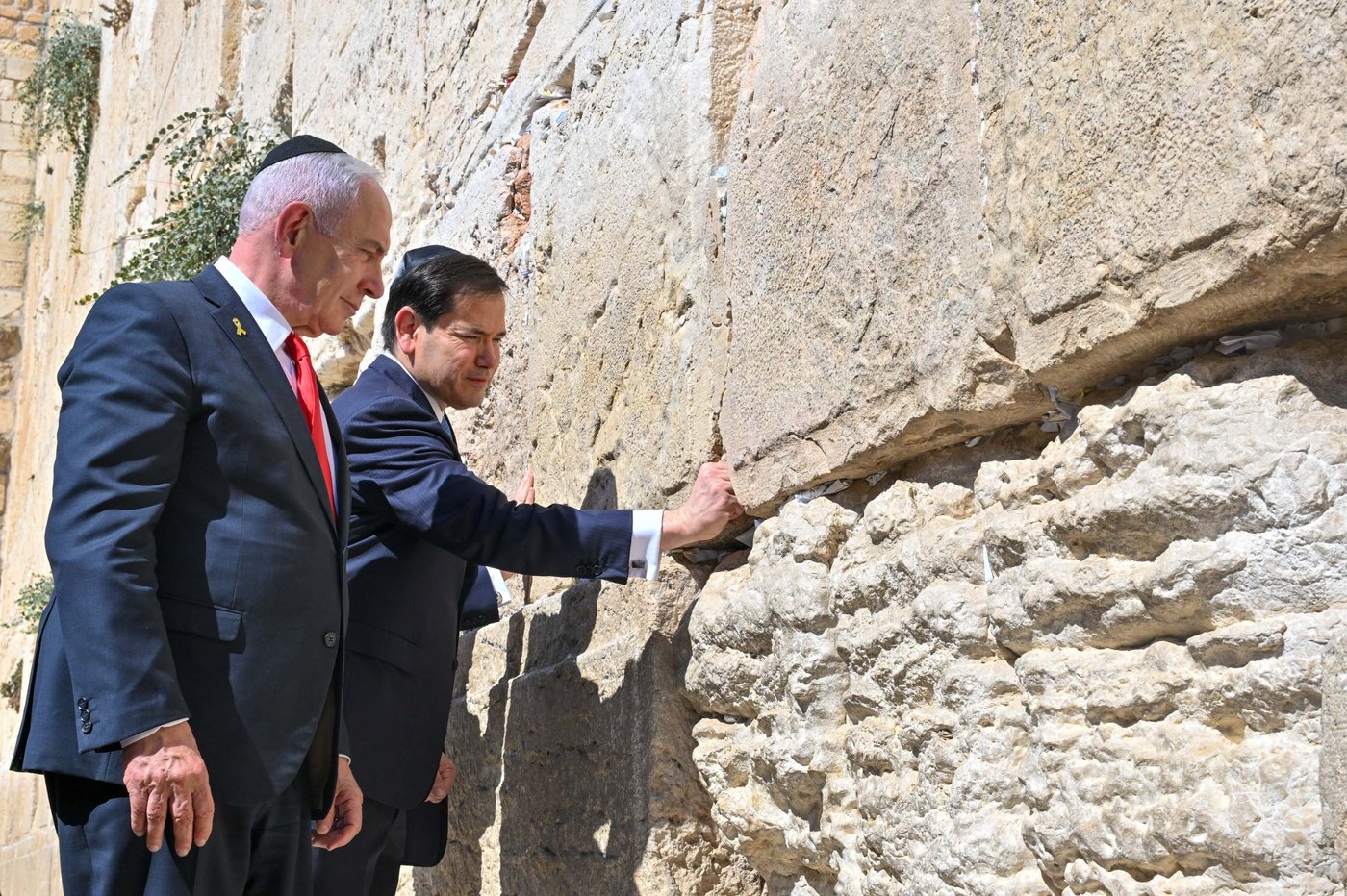 "הנותן תשועה למלכים" לדונלד ג'יי טראמפ: כך נראה ביקורו של רוביו במקום הקדוש