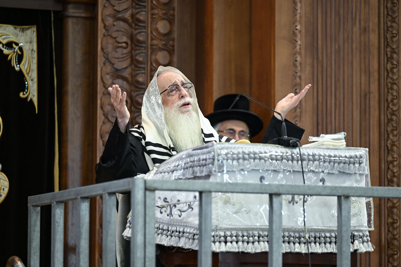 א' דסליחות בחצה"ק צאנז