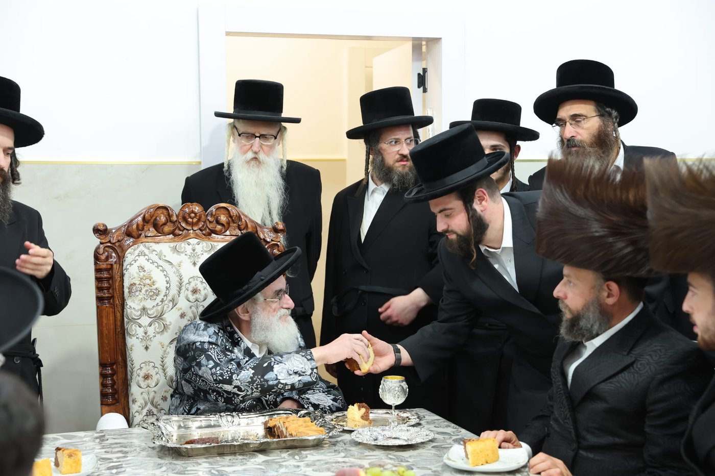 ראשי ארגון איחוד הצלה בביקור מרגש במעונו של האדמו"ר הקוה"ט מויזניץ 