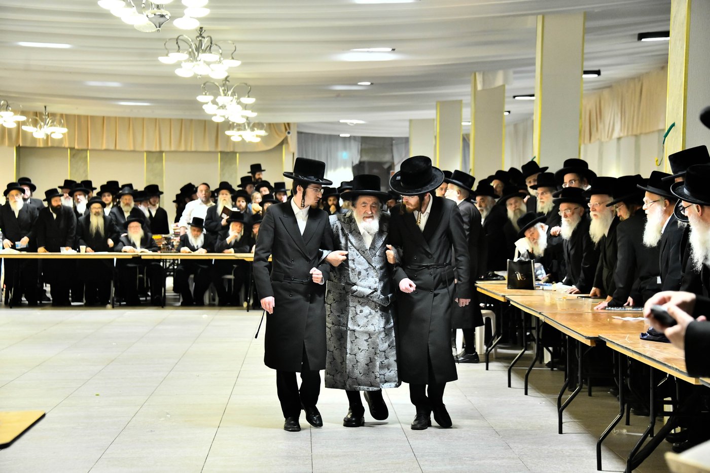 האדמו"ר מויז'ניץ בקבלת קהל לפני הימים הנוראים