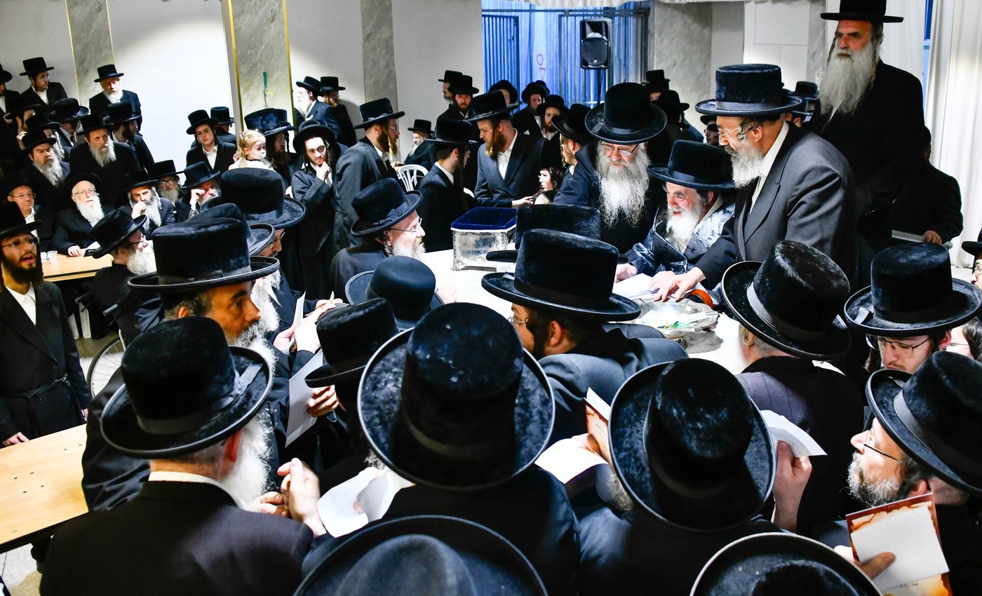 האדמו"ר מויז'ניץ בקבלת קהל לפני הימים הנוראים