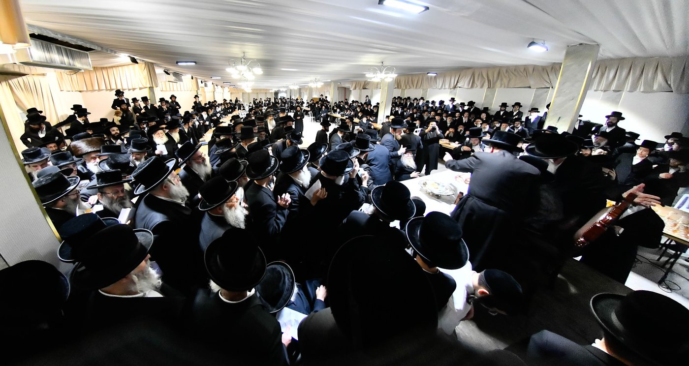 האדמו"ר מויז'ניץ בקבלת קהל לפני הימים הנוראים