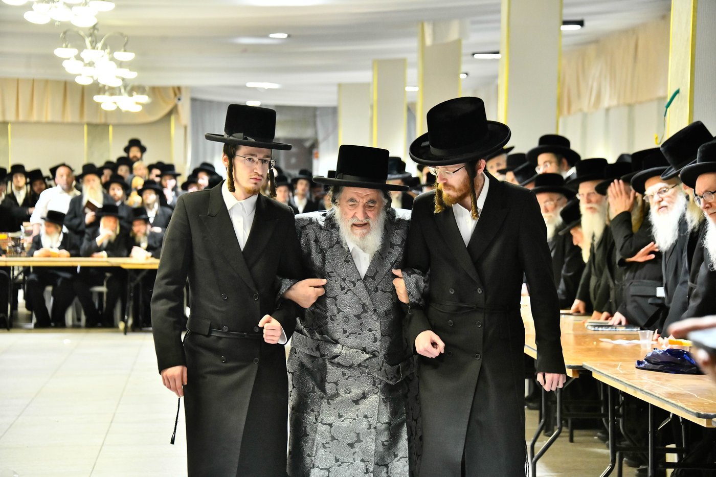 האדמו"ר מויז'ניץ בקבלת קהל לפני הימים הנוראים