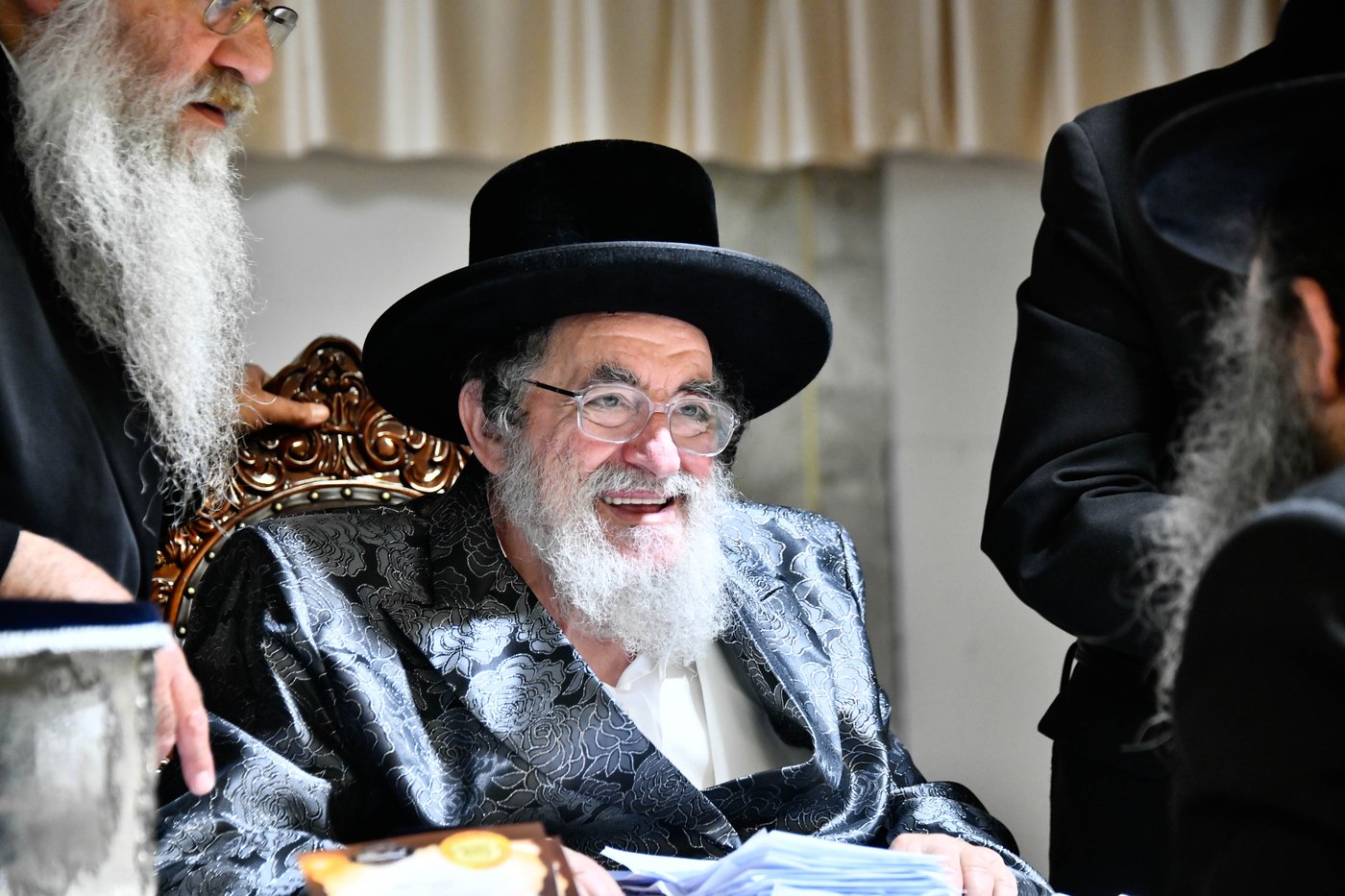 האדמו"ר מויז'ניץ בקבלת קהל לפני הימים הנוראים