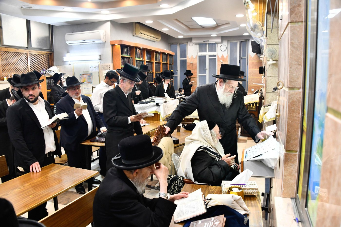 סליחות ראשונות בחצה"ק נאראל