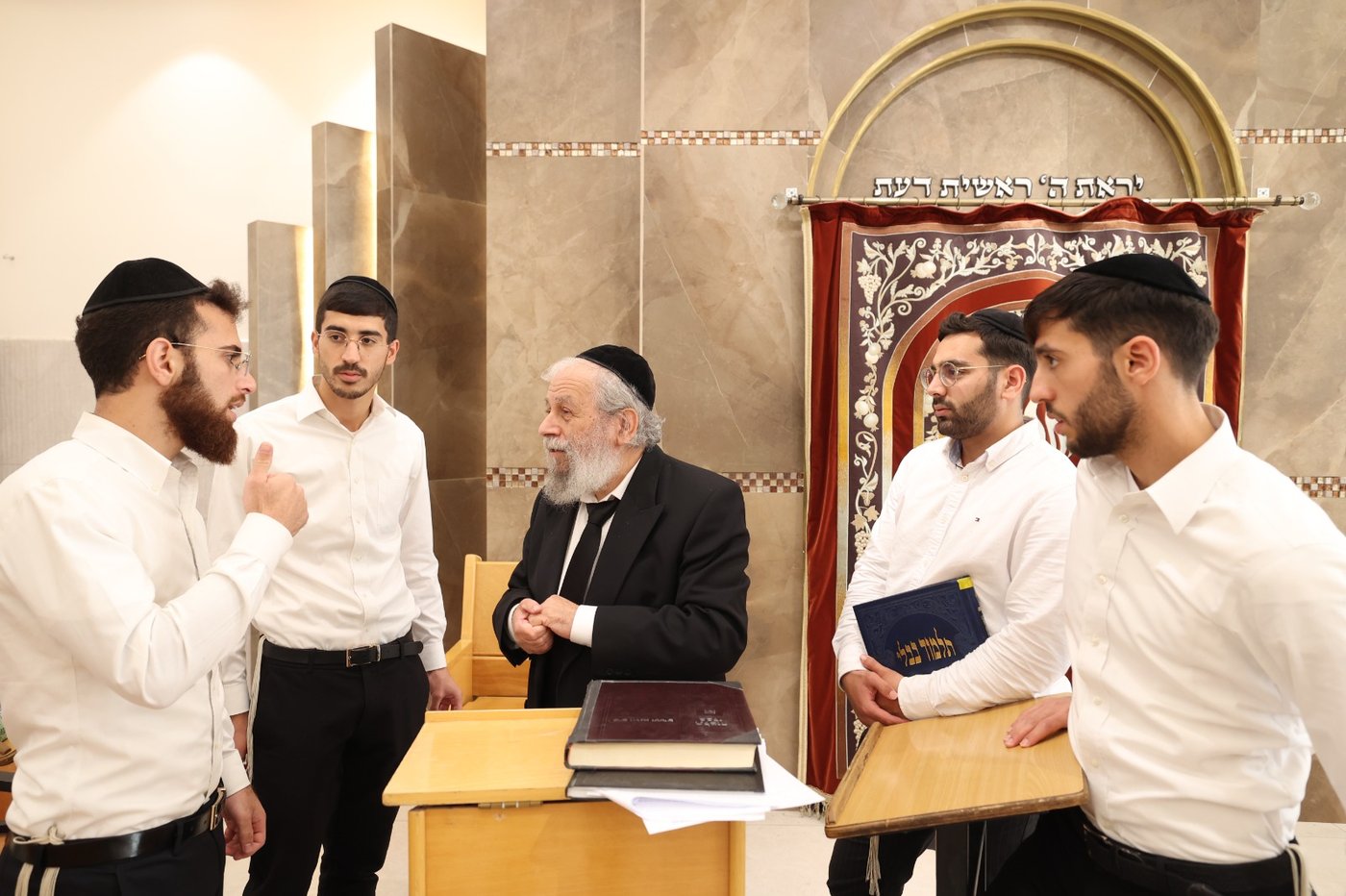 הגר"ש גבאי בשיעור כללי לזכרו של הבן איש חי בישיבת אמרי דעת