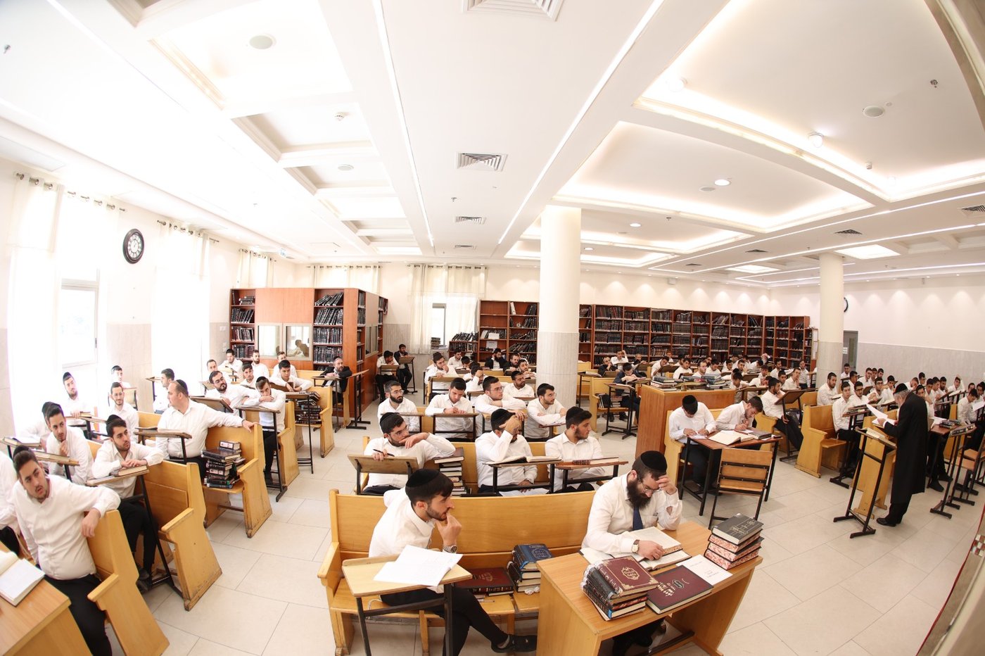 הגר"ש גבאי בשיעור כללי לזכרו של הבן איש חי בישיבת אמרי דעת
