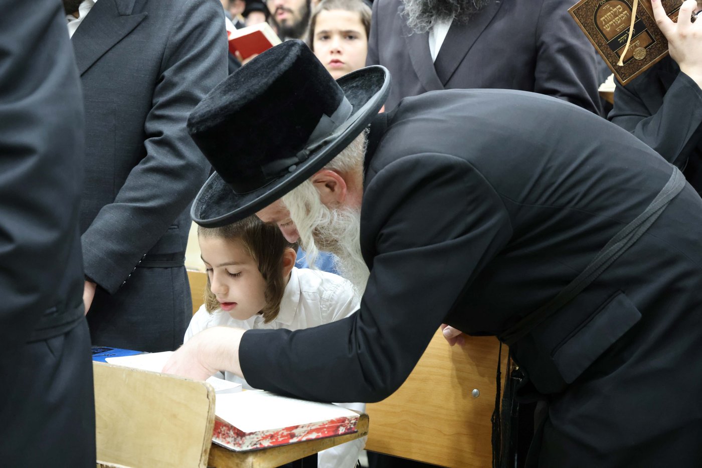 סליחות ראשונות בחצה"ק ערלוי