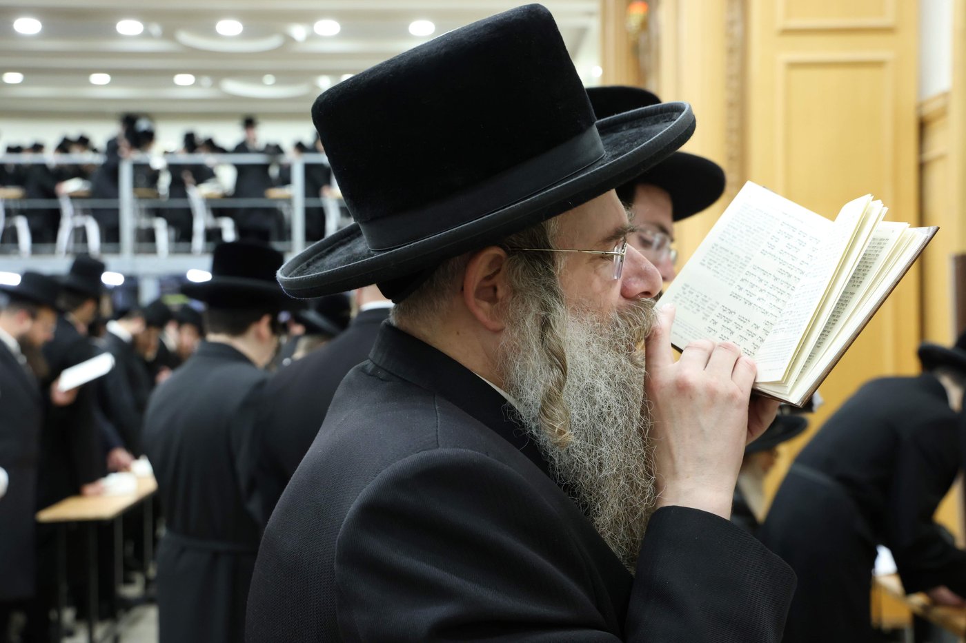 סליחות ראשונות בחצה"ק ערלוי