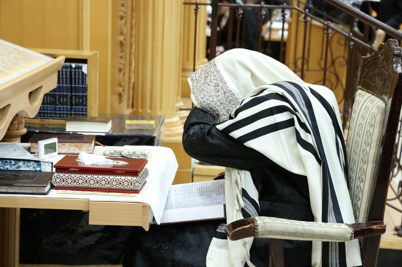 סליחות ראשונות בחצה"ק ערלוי