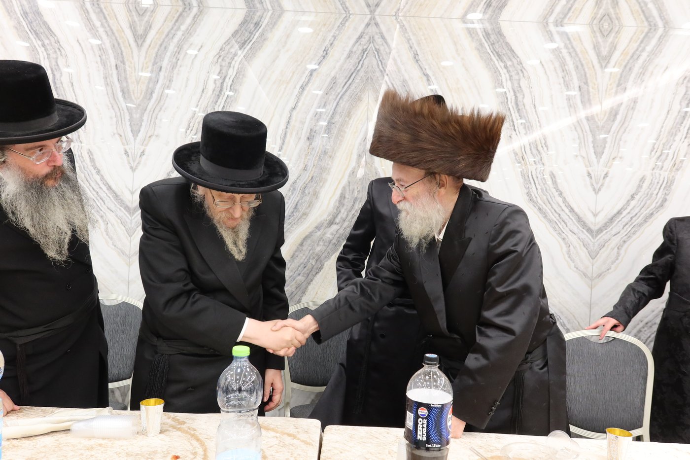 שמחת אירוסי בת הגה"צ גאב"ד זוועהיל