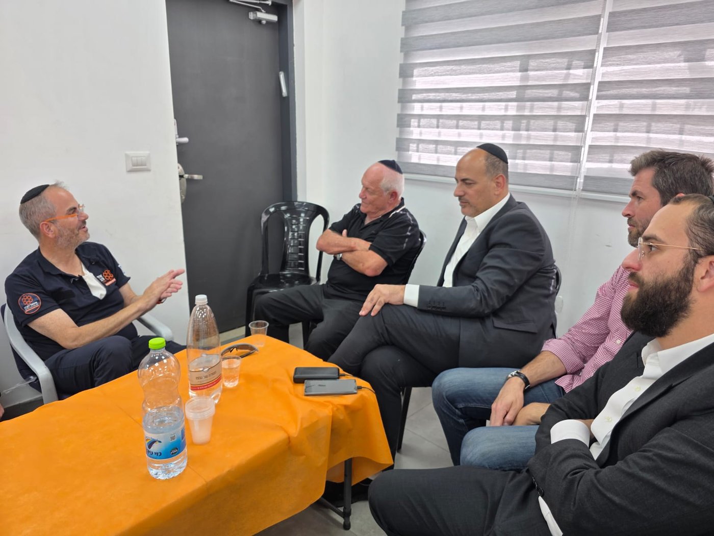 ניחום אבלים אצל נשיא איחוד הצלה אלי ביר