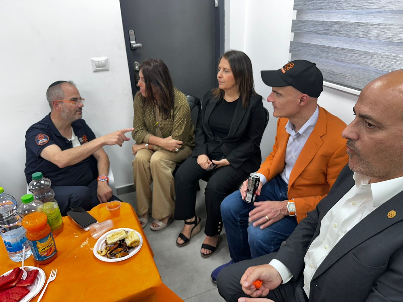 ניחום אבלים אצל נשיא איחוד הצלה אלי ביר