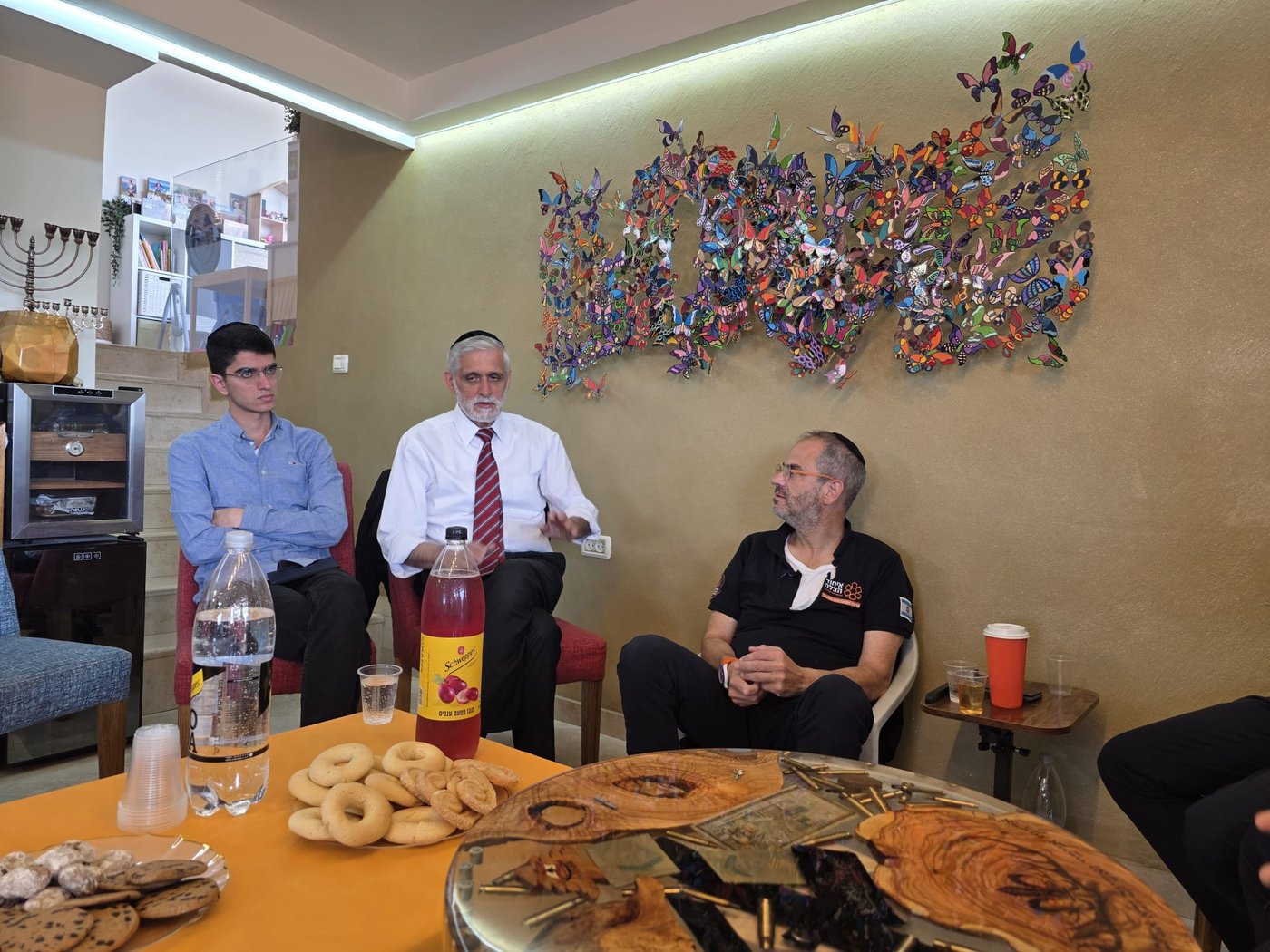 ניחום אבלים אצל נשיא איחוד הצלה אלי ביר