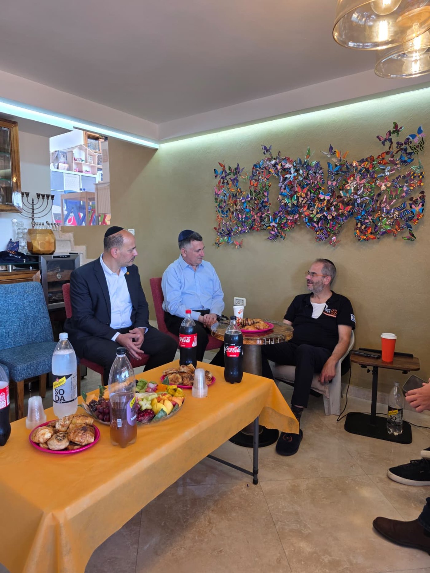 ניחום אבלים אצל נשיא איחוד הצלה אלי ביר