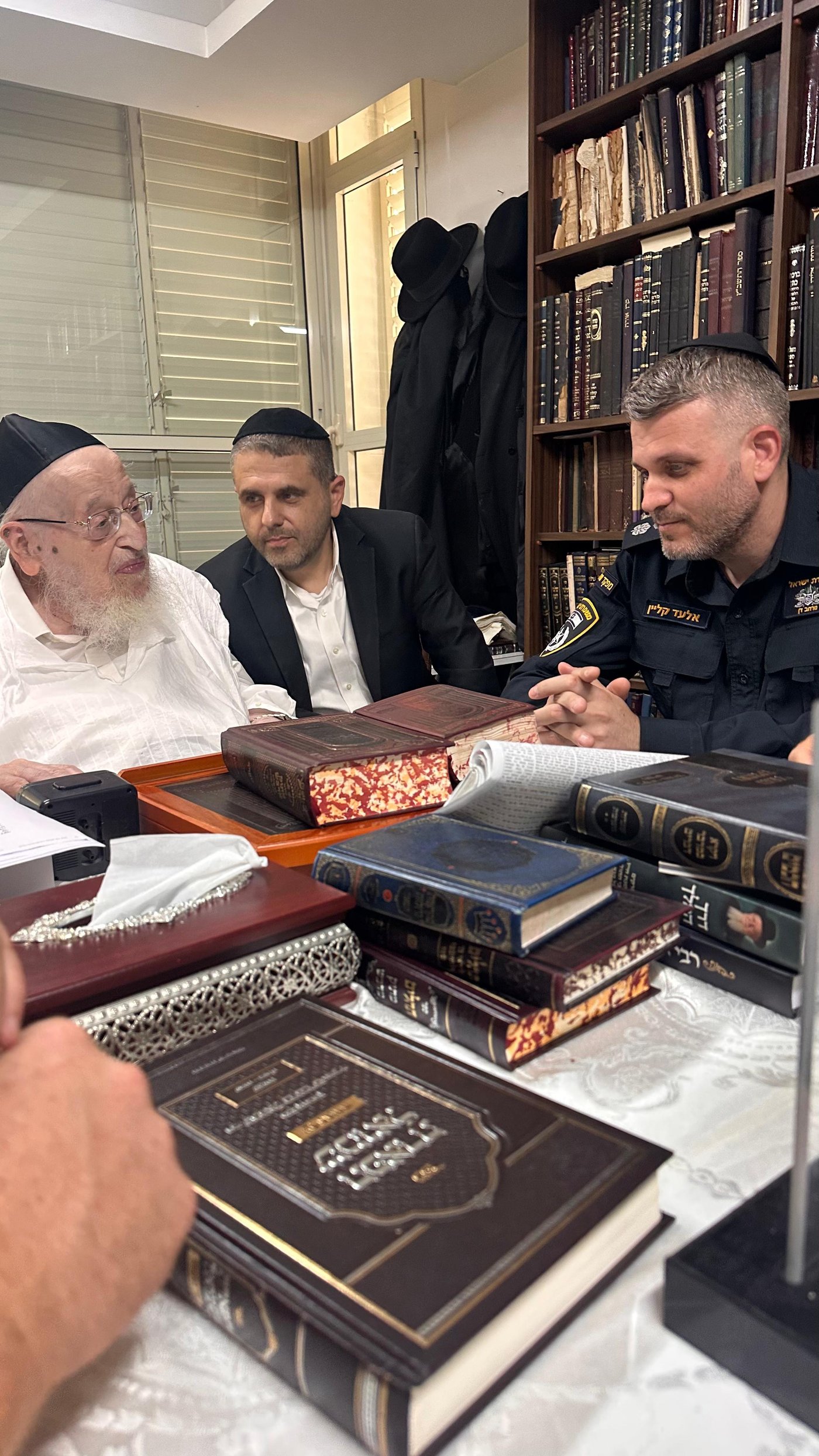 מפקדי המשטרה של מרחב דן בסיור בבני ברק