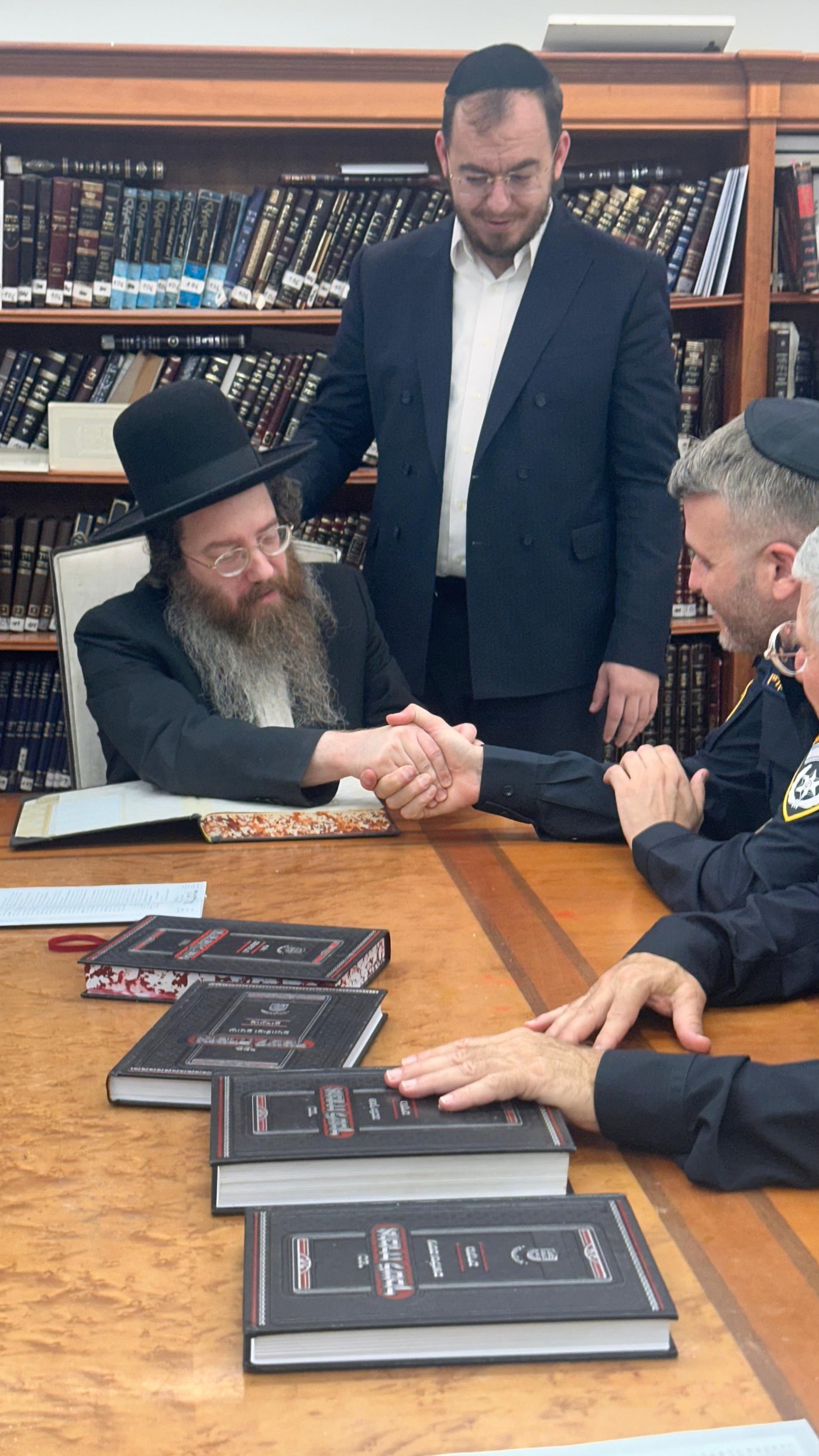 מפקדי המשטרה של מרחב דן בסיור בבני ברק