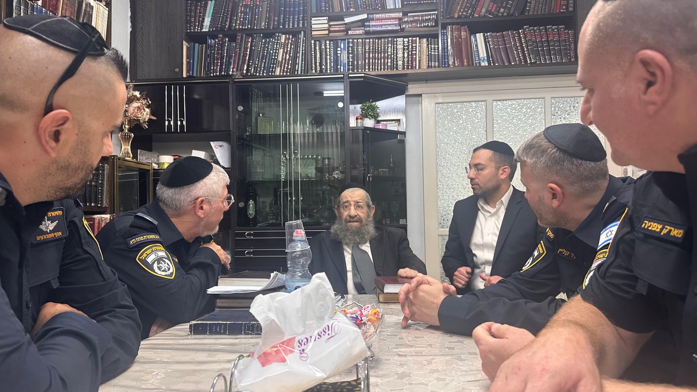 מפקדי המשטרה של מרחב דן בסיור בבני ברק