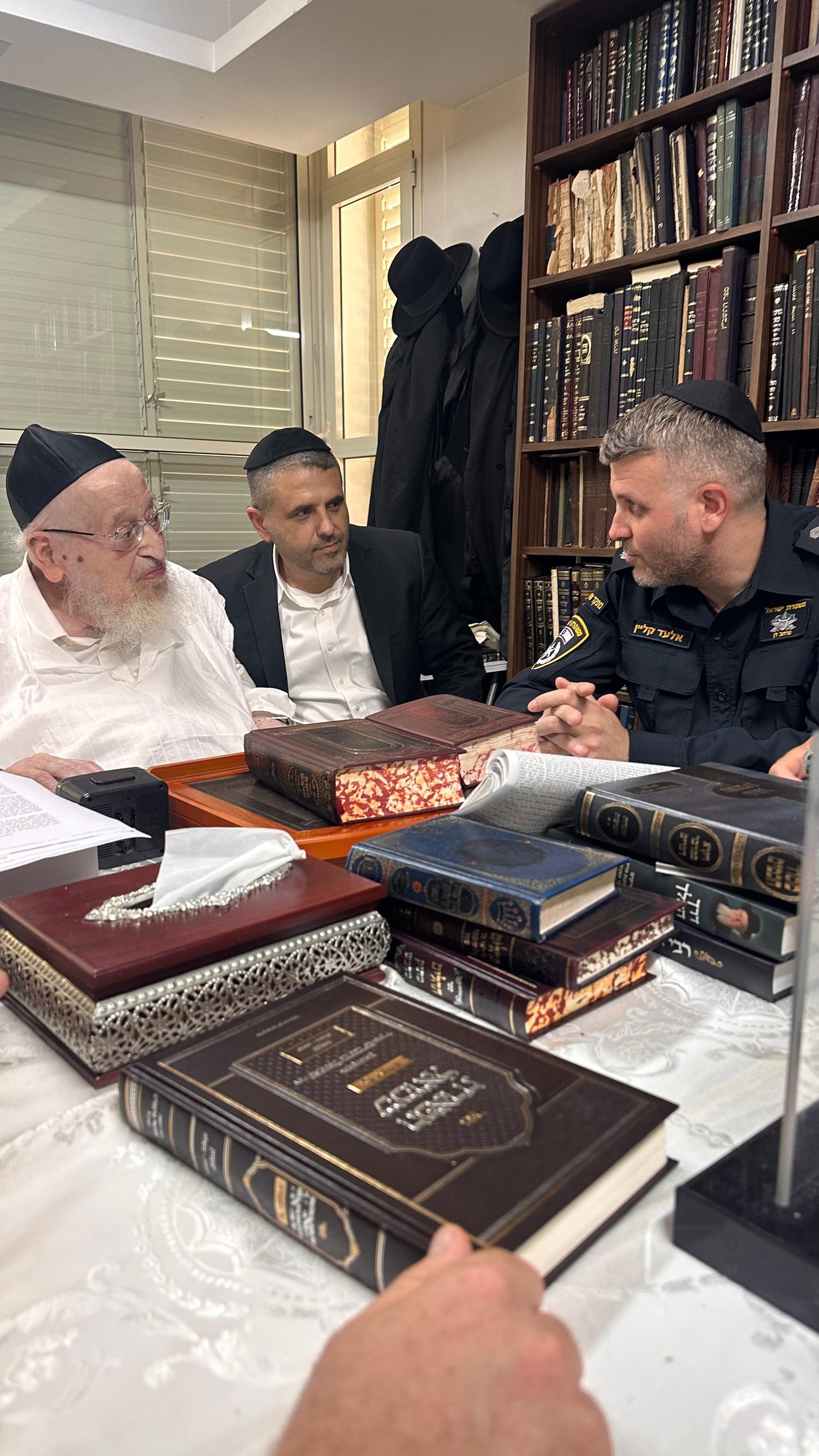 מפקדי המשטרה של מרחב דן בסיור בבני ברק