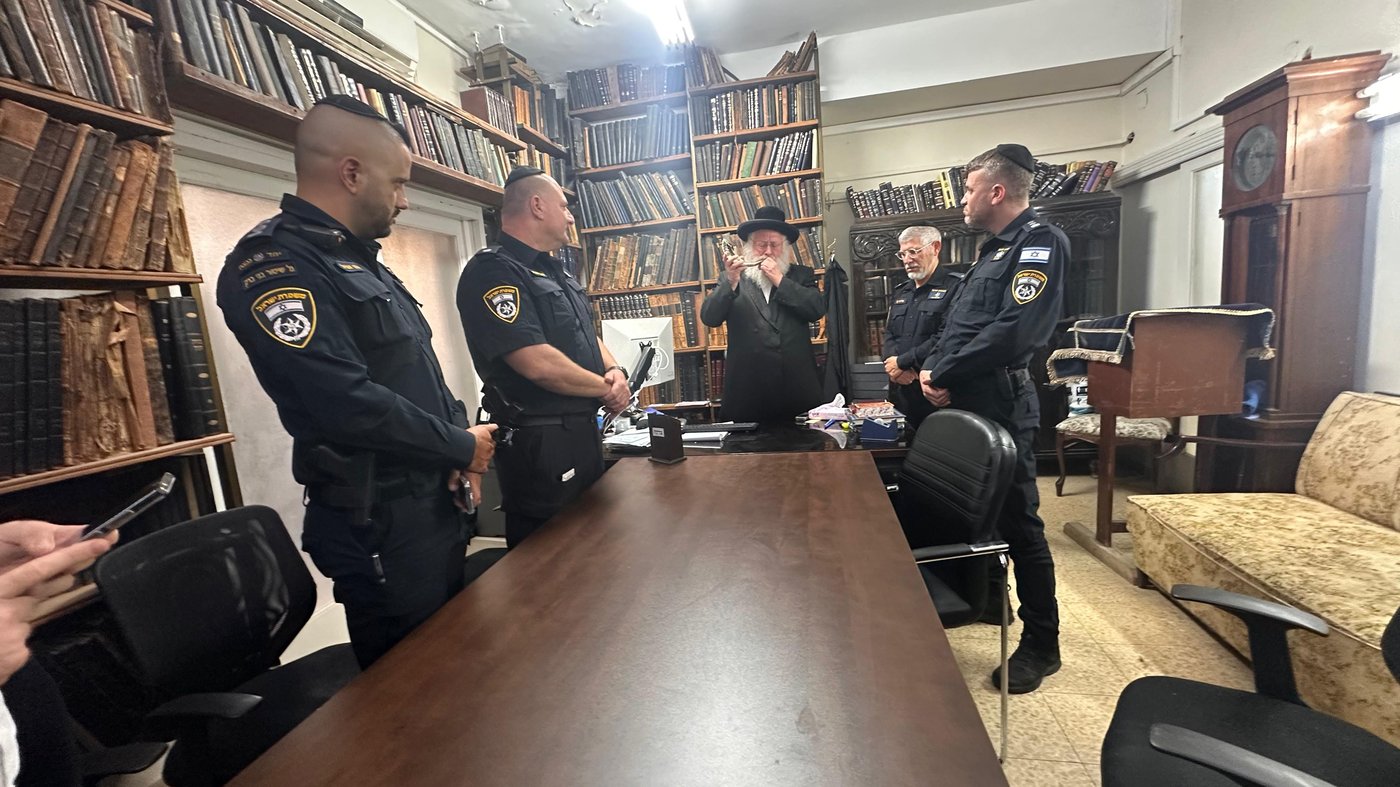 מפקדי המשטרה של מרחב דן בסיור בבני ברק