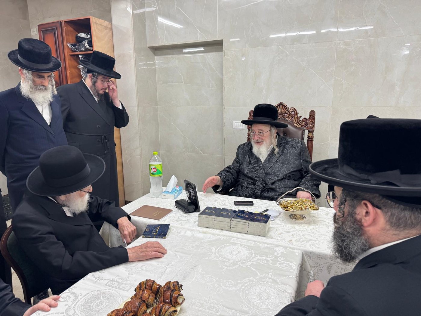 מעמד לחיים אצל האדמו"ר מספינקא