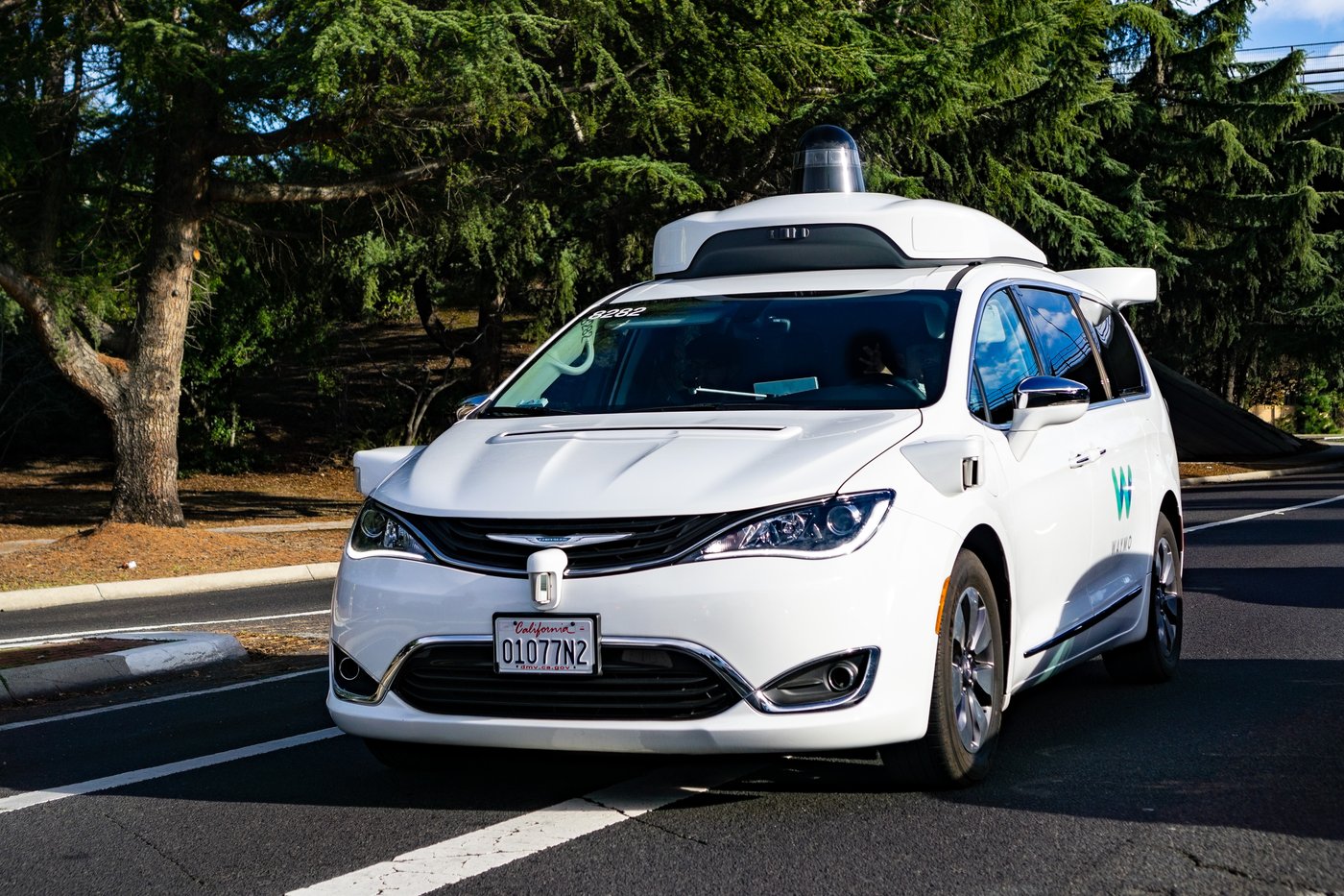 חוזה גדול לחיישנים. Waymo 