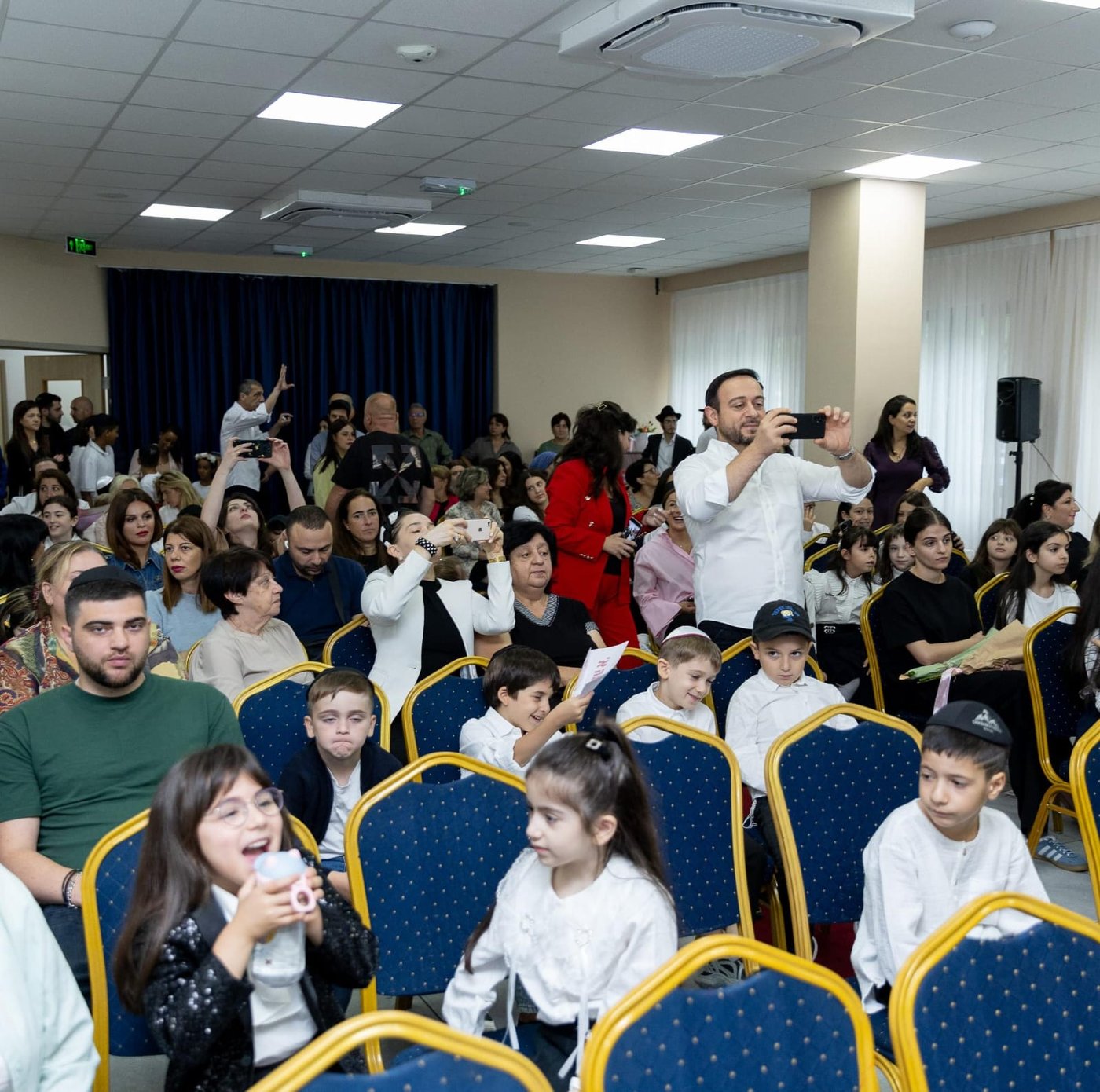 הרה"ג הרב מאיר קוזלובסקי בתקיעת שופר בטביליסי שבגאורגיה