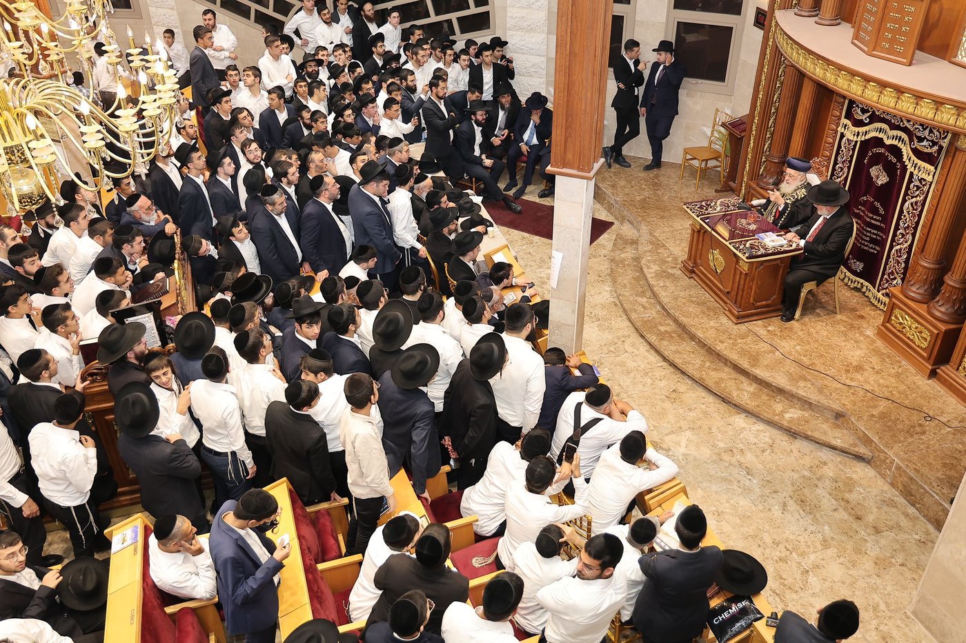 הראשל"צ הגר"י יוסף בחנוכת הבית בהיכל מרן