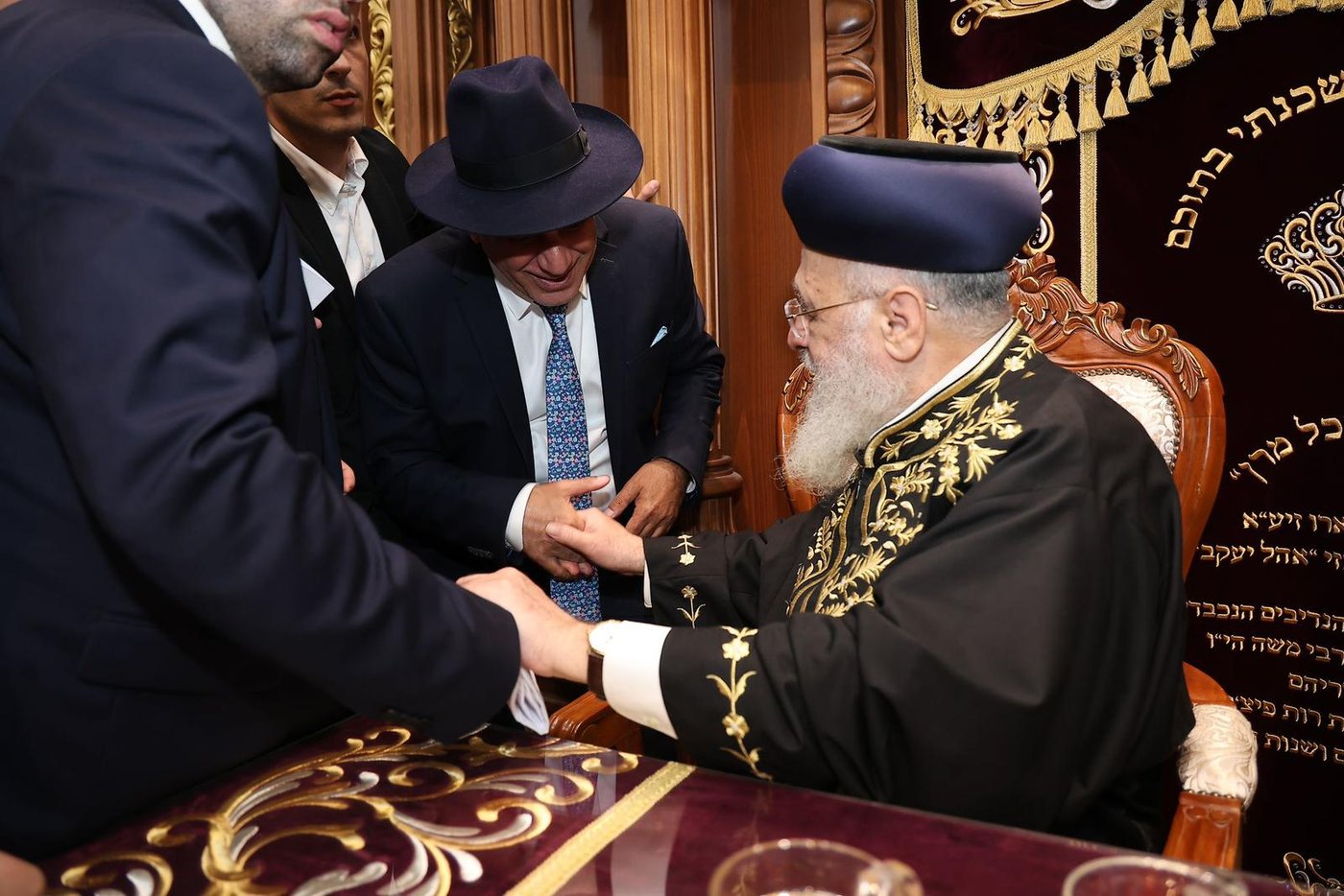 הראשל"צ הגר"י יוסף בחנוכת הבית בהיכל מרן