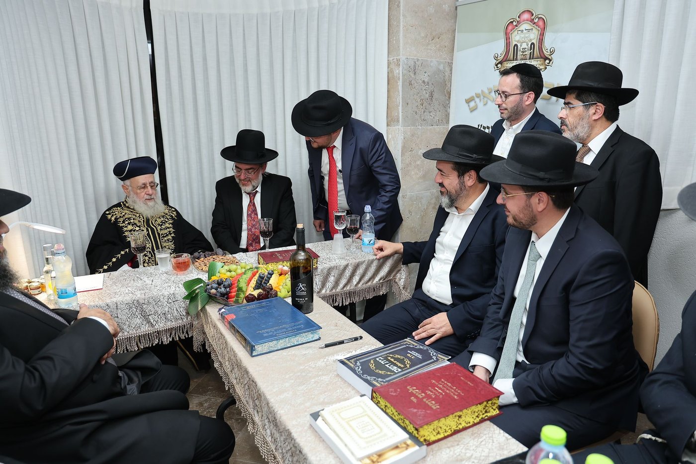 הראשל"צ הגר"י יוסף בחנוכת הבית בהיכל מרן