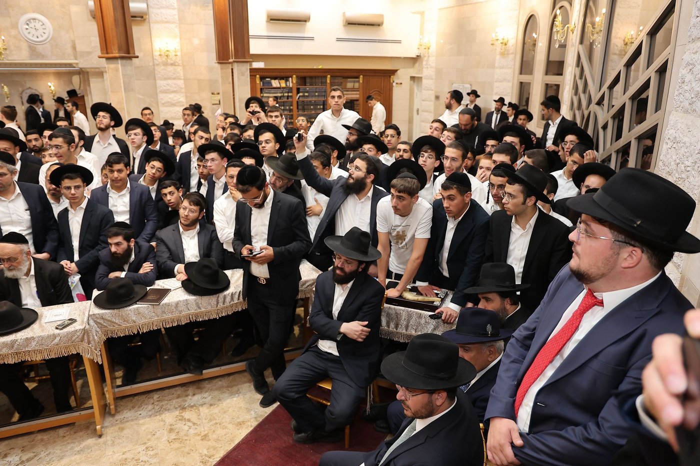 הראשל"צ הגר"י יוסף בחנוכת הבית בהיכל מרן