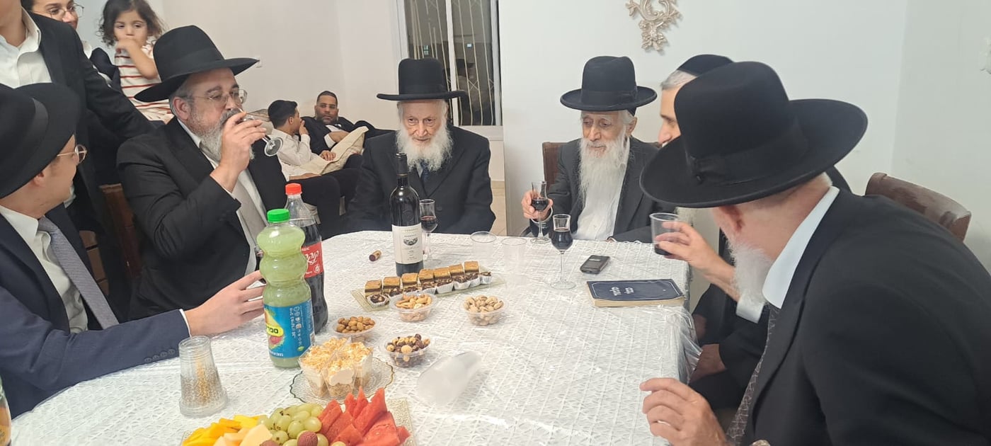 שמחת הווארט לנכדת הגר"י כהן עם נכד הגר"ש בצלאל