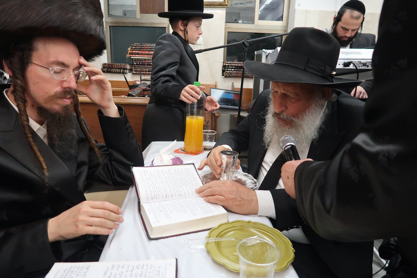 שמחת הש"ב לנכד האדמו"רים מקוזמיר וקאמרנא