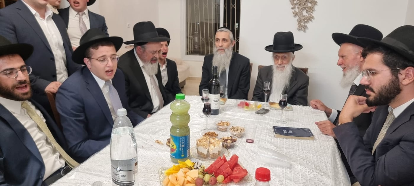 שמחת הווארט לנכדת הגר"י כהן עם נכד הגר"ש בצלאל