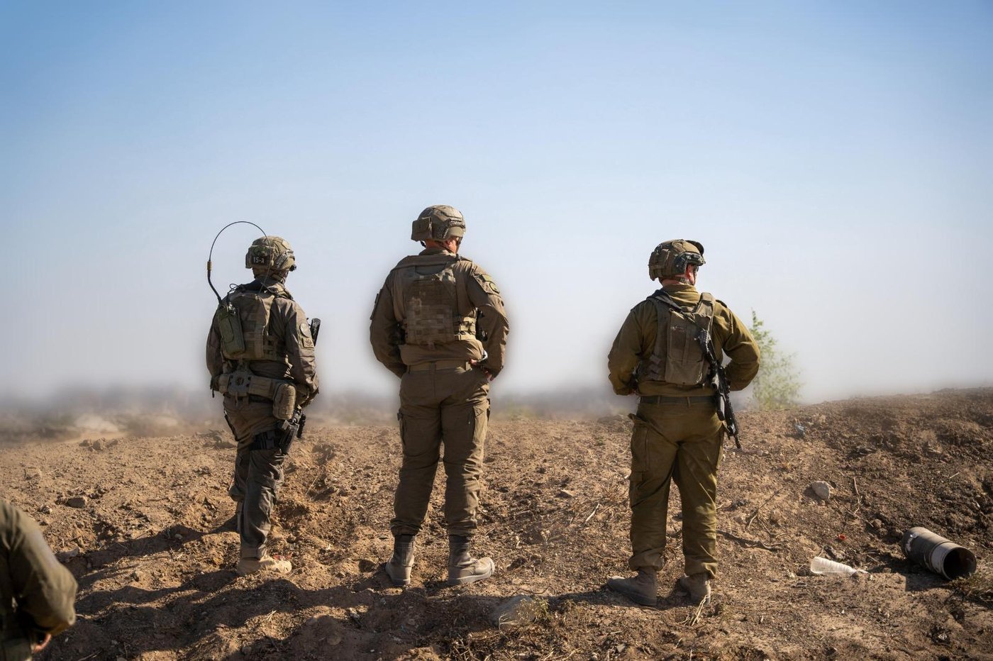 שישובו בשלום: חיילי צה"ל מכינים את הטנקים - רגע לפני הכניסה לעיר הטרור | תיעוד