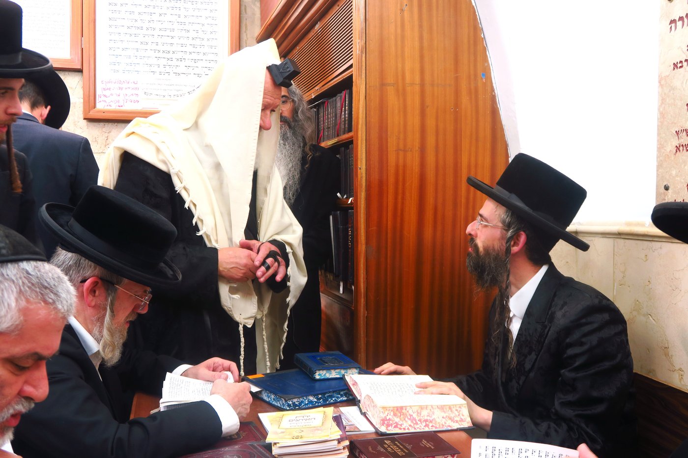 האדמו"ר מזוועהיל באתרא קדישא מירון