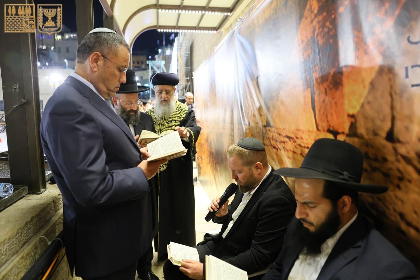 רבבות זעקו בכותל המערבי במעמד הסליחות המרכזי והתרת נדרים וקללות