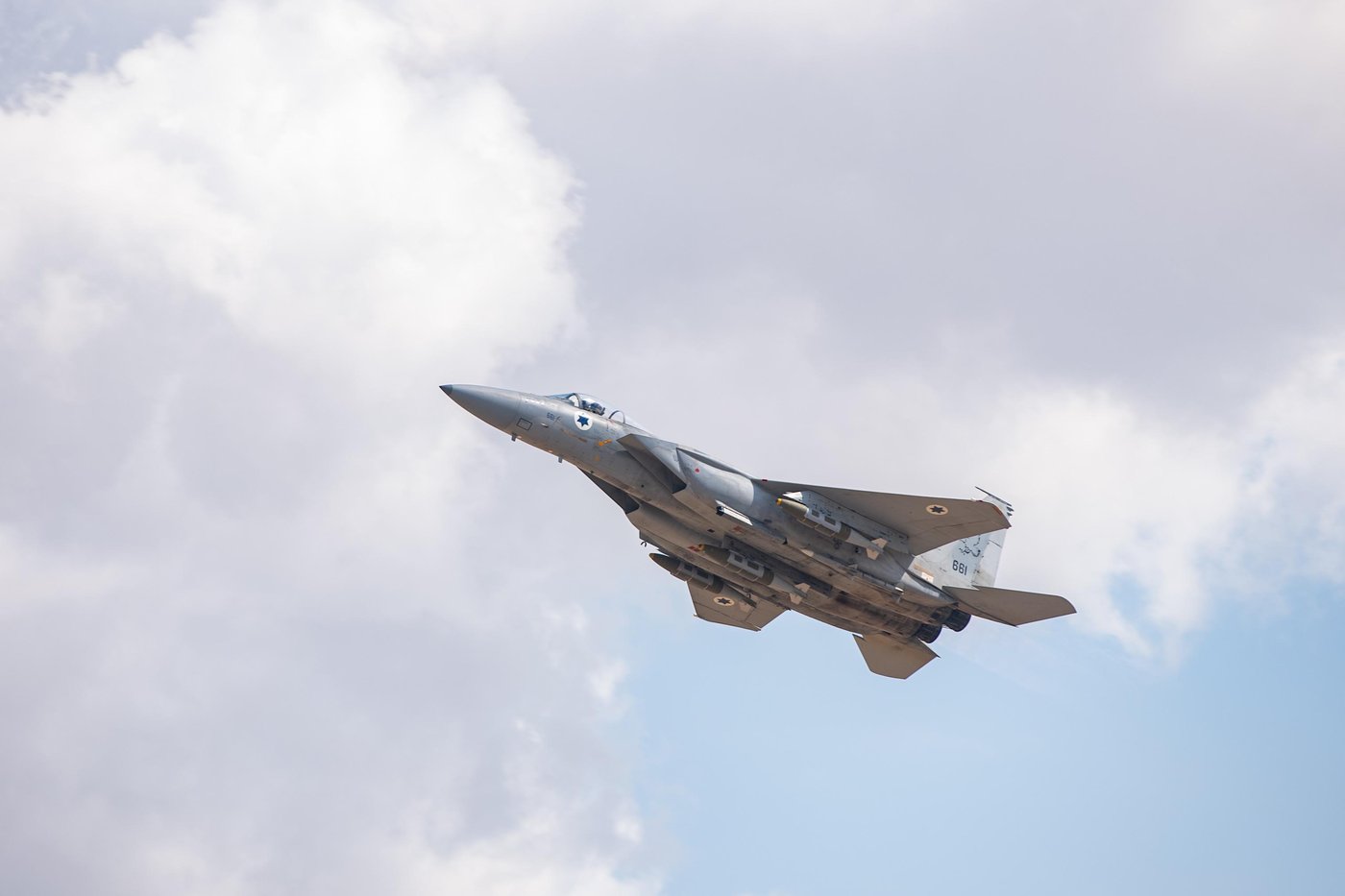2,200 ק"מ מישראל: תיעוד מהתקיפה העצימה ביותר של חיל האוויר בתימן