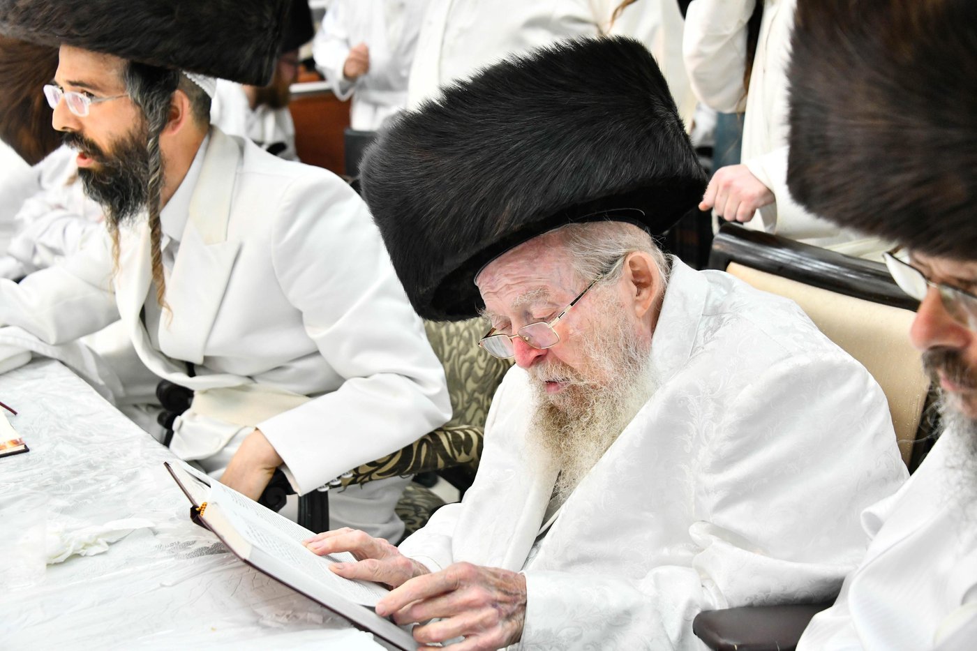 נעילת החג בחצה"ק זוועהיל