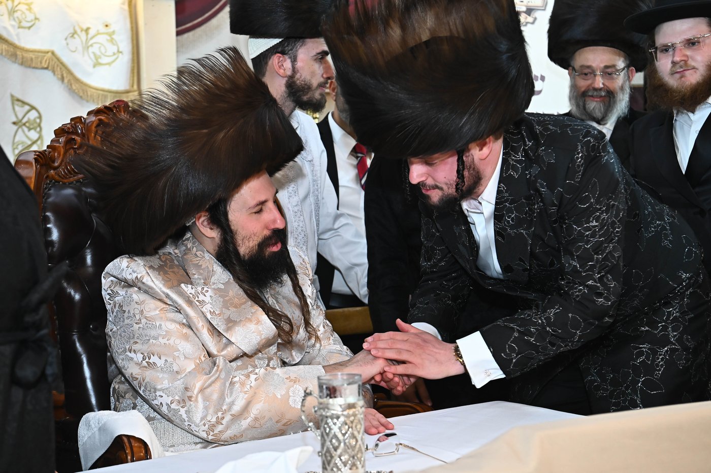 מוצאי ראש השנה בחצה"ק מעז'בוז