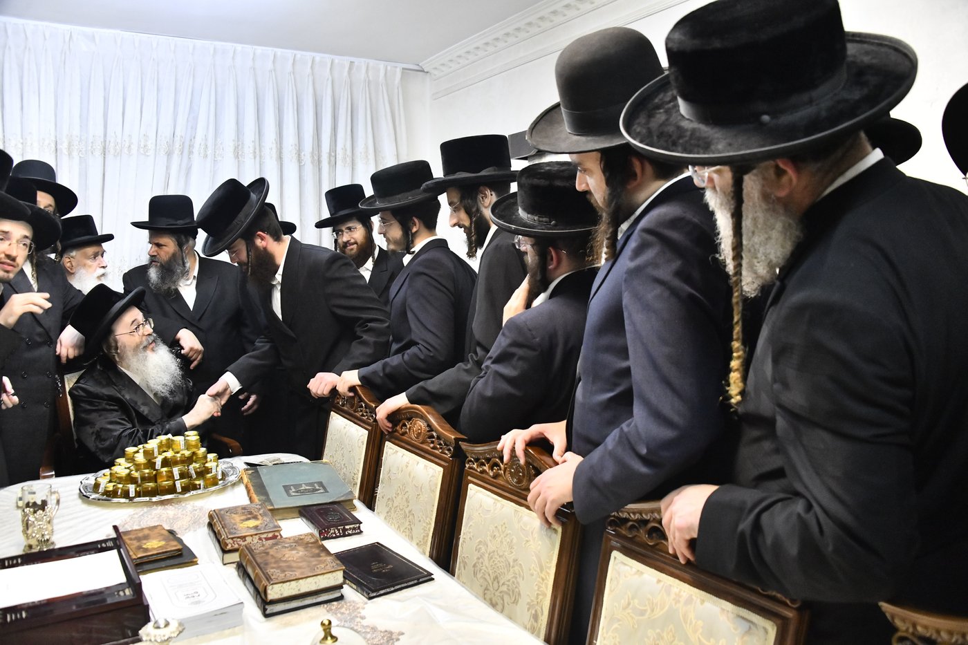 אברכי כולל "דעת משה" אצל האדמו"ר מתולדות משה